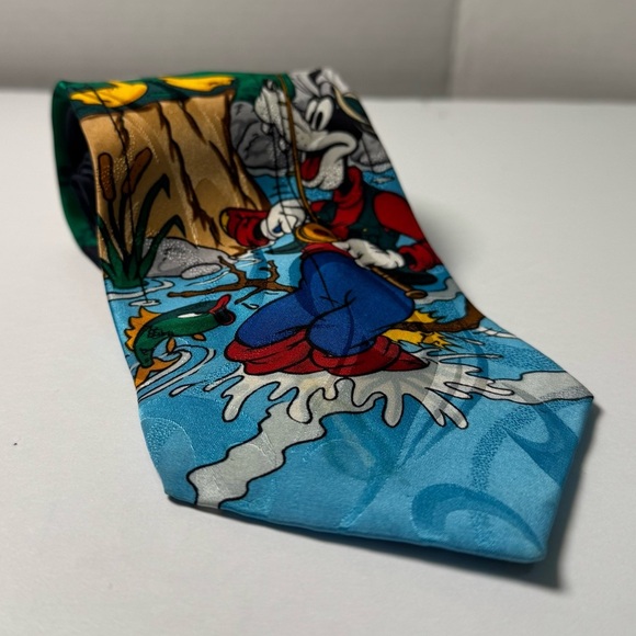 Disney Vintage Neck Tie Featuring Mickey Mouse, Donald Duck, & Goofy Fishing - Picture 1 of 9